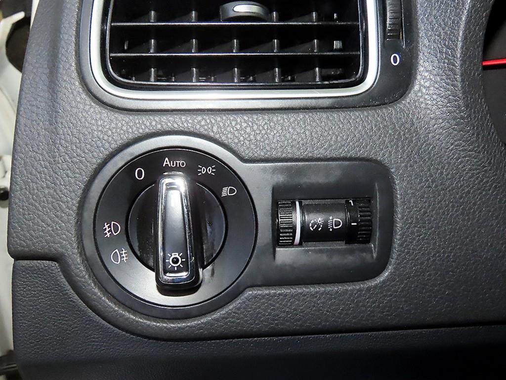 폭스바겐 폴로 1.6 TDI R-LINE 사진 14