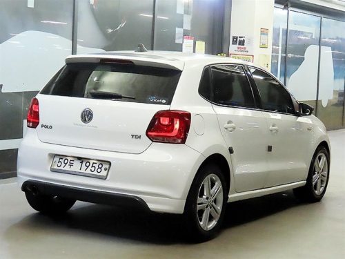 폭스바겐 폴로 1.6 TDI R-LINE 사진 4