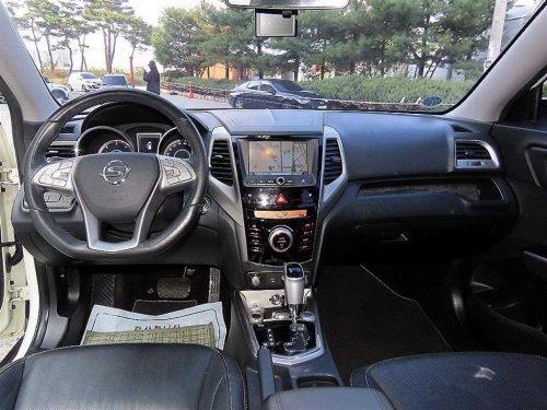 KG모빌리티(쌍용) 티볼리 디젤 2WD 1.6 LX 사진 모두보기