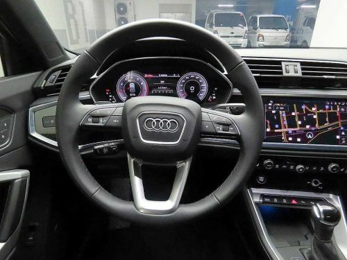 아우디 Q3 (F3) 40 TFSI 콰트로 프리미엄 사진 모두보기