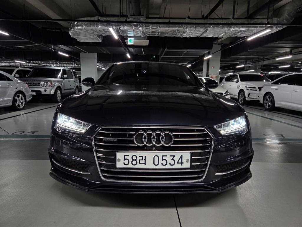 아우디 A7 40 TFSI 콰트로 스포츠