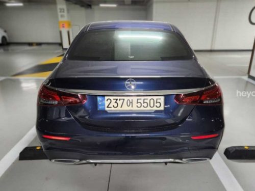 벤츠 E-클래스 W213 E220d 4MATIC AMG라인 사진 2
