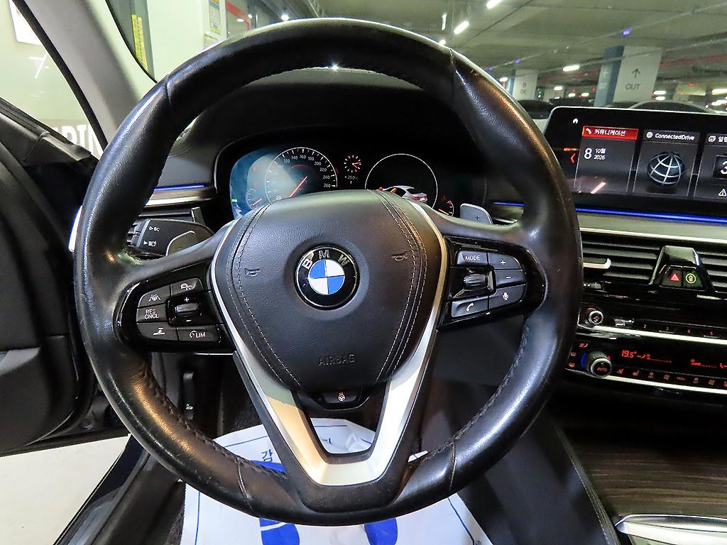 BMW 5시리즈 (G30) 520d 럭셔리 플러스 사진 8
