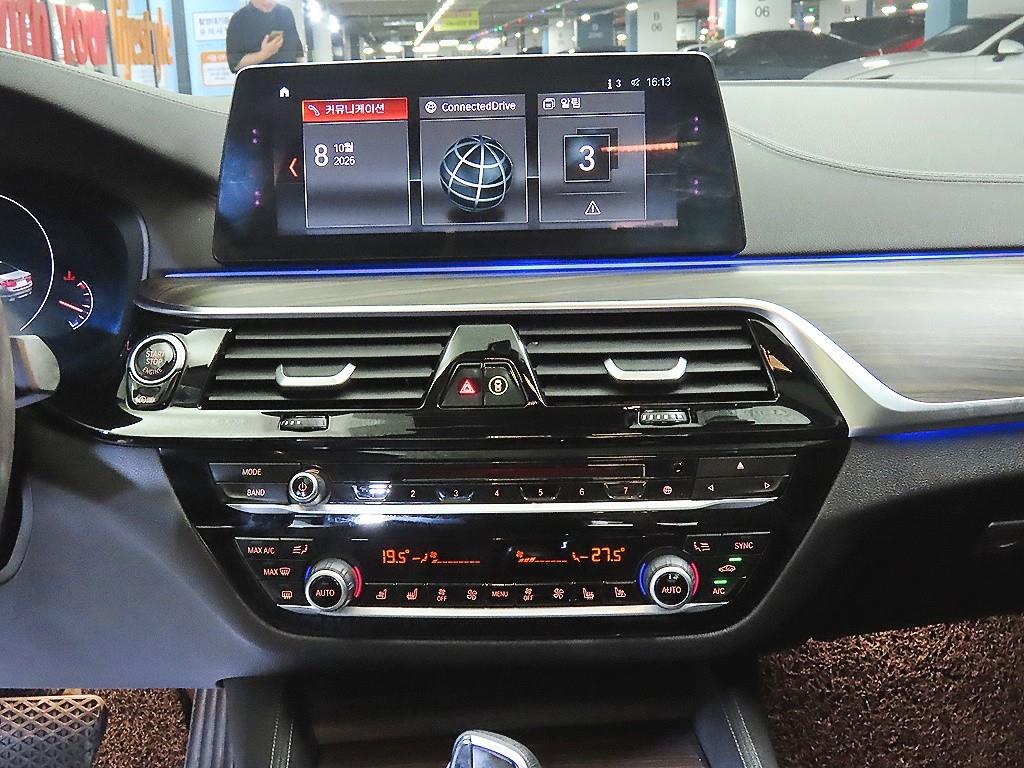 BMW 5시리즈 (G30) 520d 럭셔리 플러스 사진 11