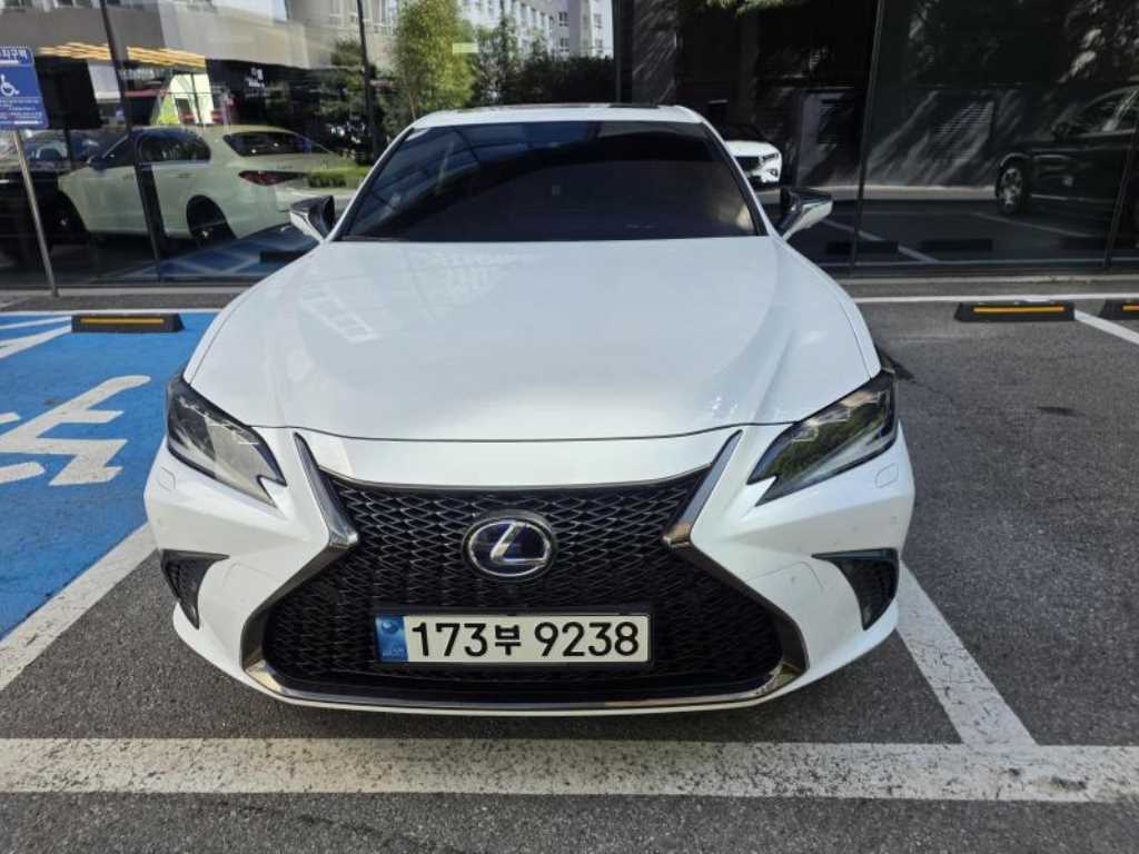 렉서스 ES300h 7세대 F-Sport