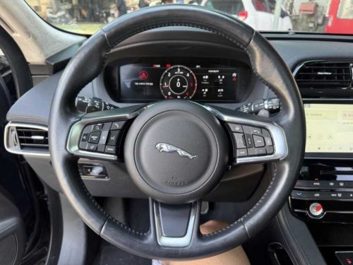 재규어 F-PACE 20d 프레스티지 사진 모두보기