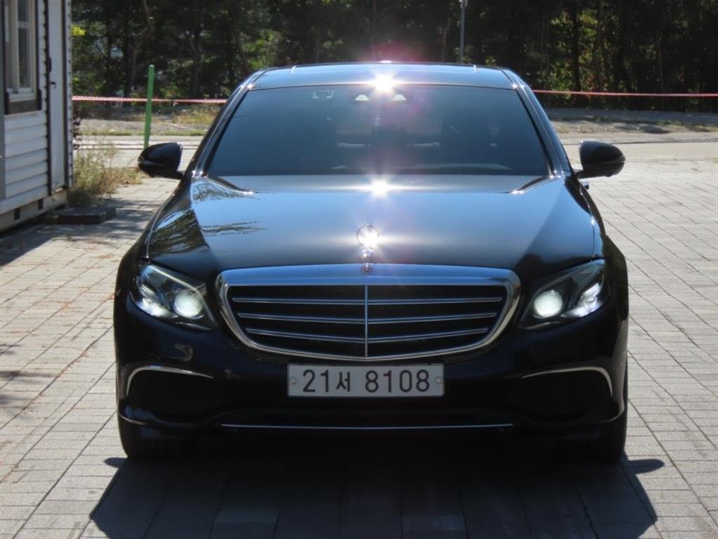 벤츠 E-클래스 W213 E300 4MATIC 익스클루시브