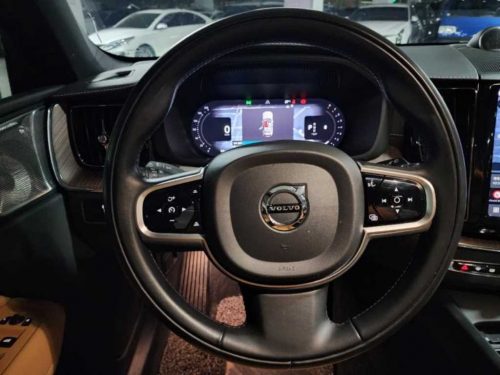 볼보 XC60(2세대) B5 AWD 인스크립션 사진 6