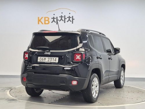 지프 레니게이드 2.0 디젤 론지튜드 AWD 사진 3