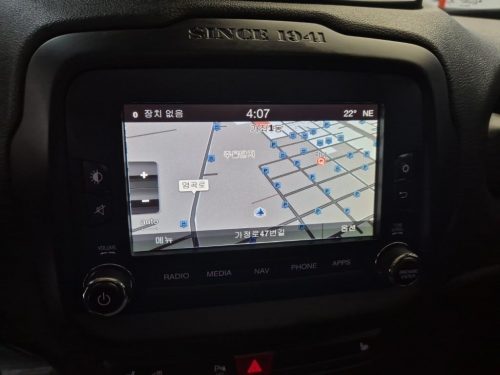 지프 레니게이드 2.0 디젤 론지튜드 AWD 사진 13