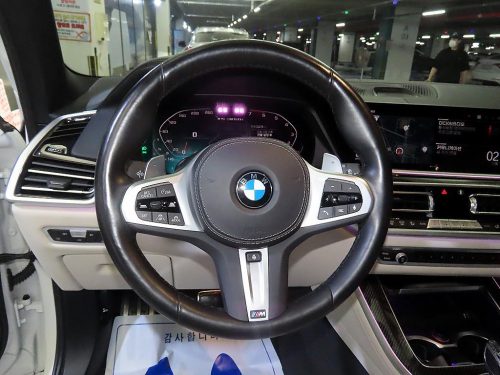 BMW X5 (G05) M50i 사진 8