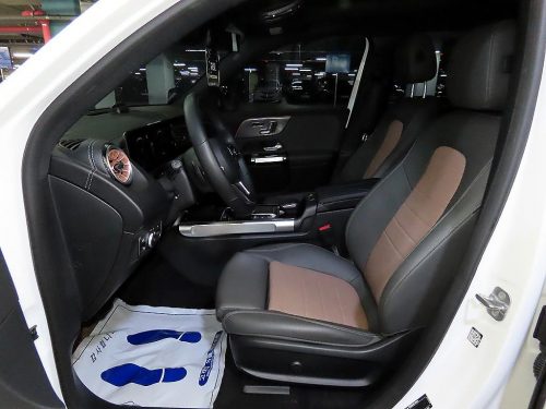 벤츠 EQB (X243) EQB 300 4MATIC AMG 라인 사진 6