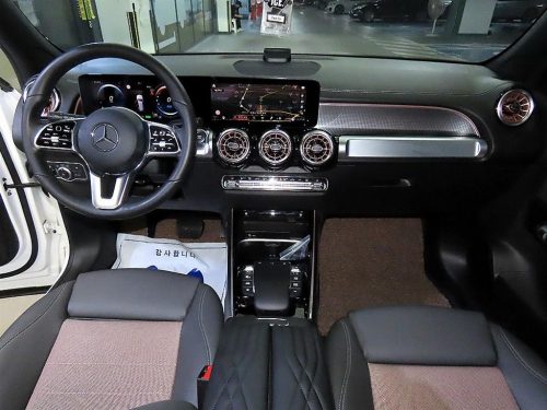 벤츠 EQB (X243) EQB 300 4MATIC AMG 라인 사진 10