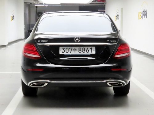 벤츠 E-클래스 W213 E300 4MATIC 익스클루시브 사진 4