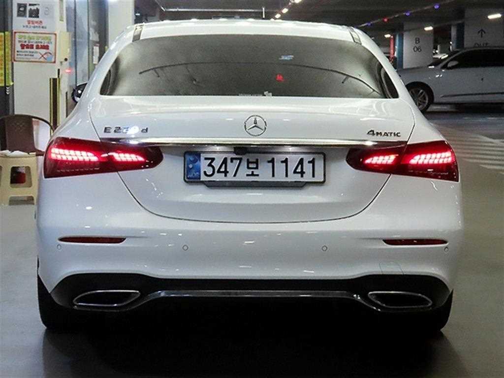 벤츠 E-클래스 W213 E220d 4MATIC AMG라인 사진 5