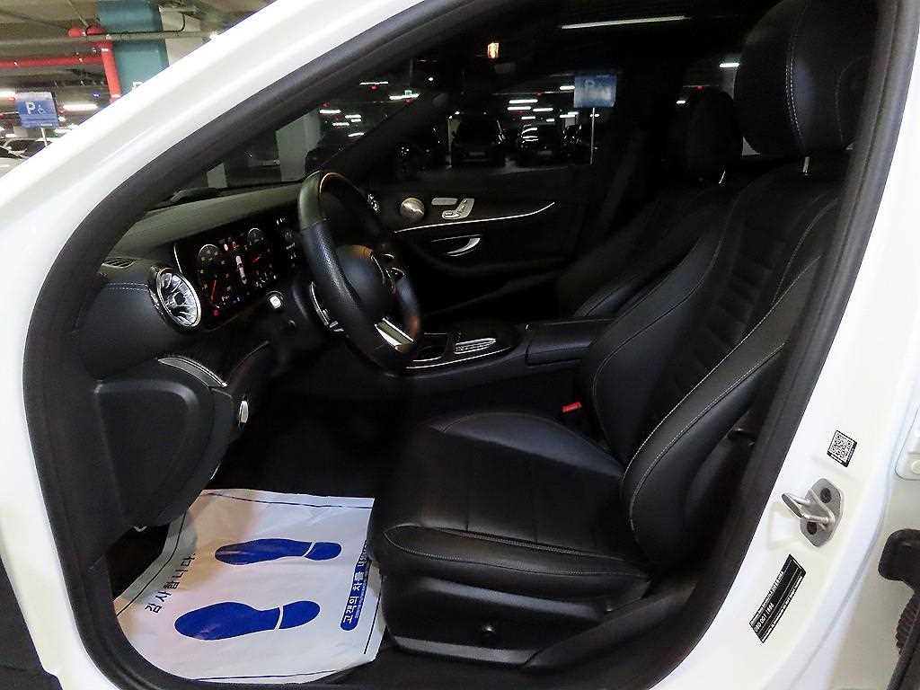 벤츠 E-클래스 W213 E220d 4MATIC AMG라인 사진 6
