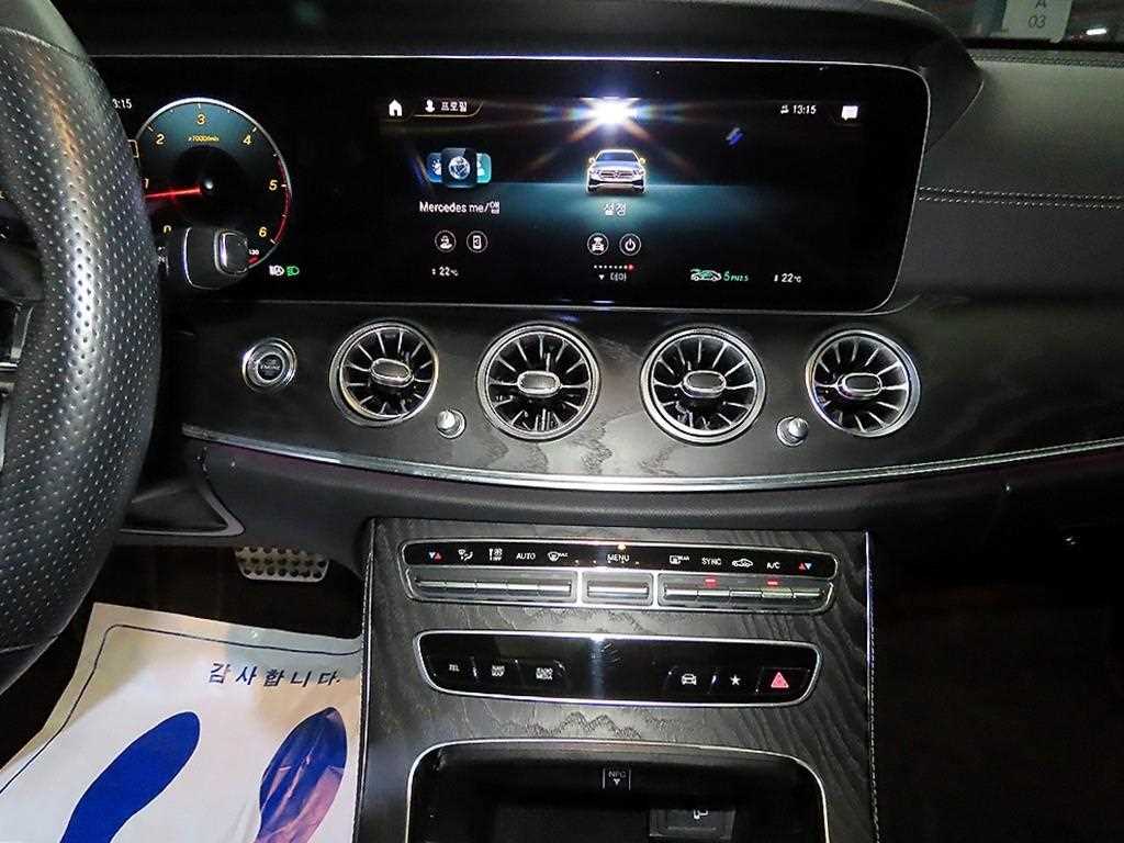 벤츠 E-클래스 W213 E220d 4MATIC AMG라인 사진 11