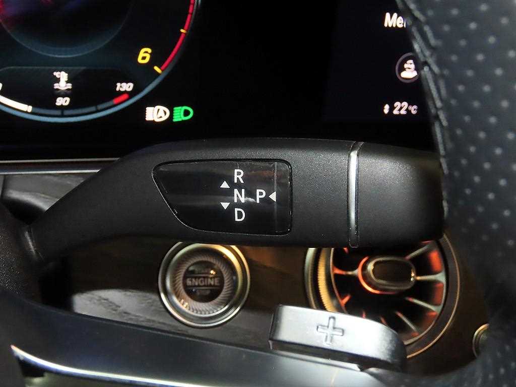 벤츠 E-클래스 W213 E220d 4MATIC AMG라인 사진 13