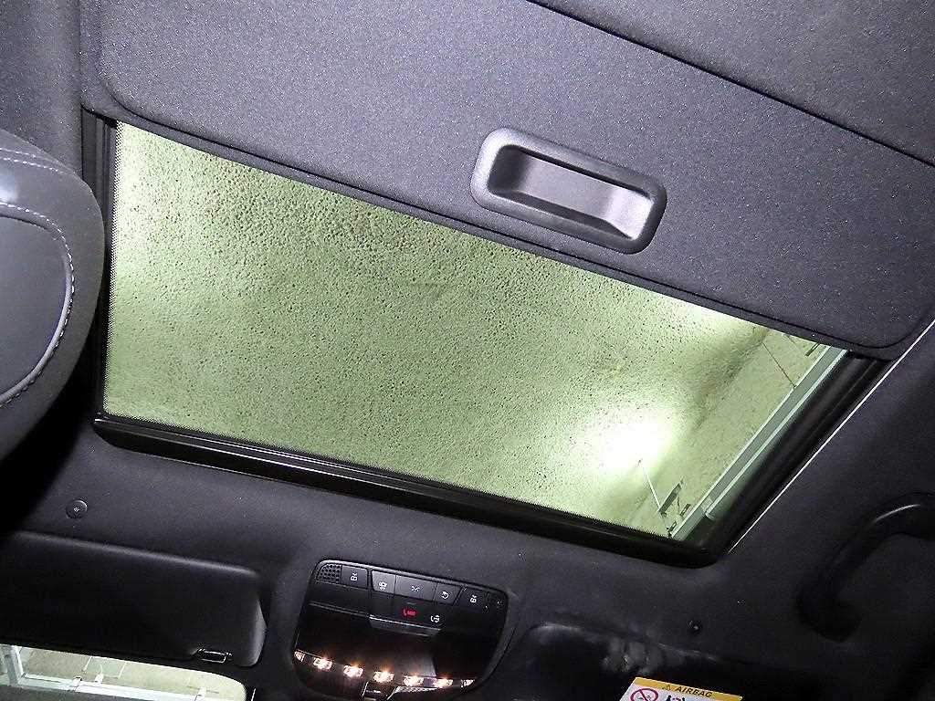 벤츠 E-클래스 W213 E220d 4MATIC AMG라인 사진 16