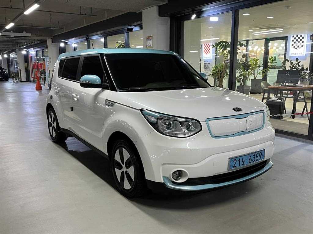 기아 쏘울 EV 사진 1