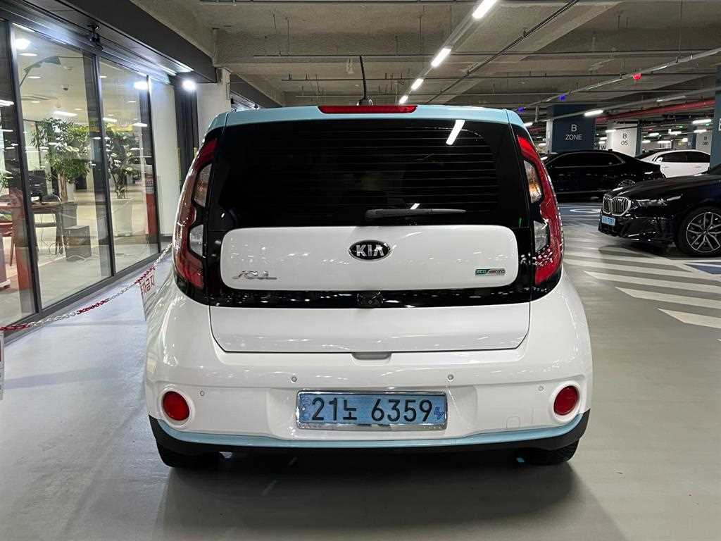 기아 쏘울 EV 사진 5