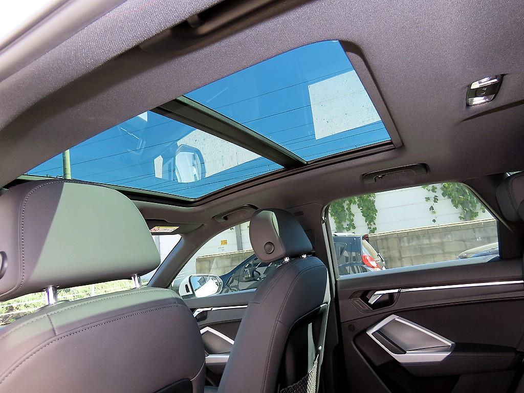 아우디 Q3 (F3) 35 TDI 사진 16