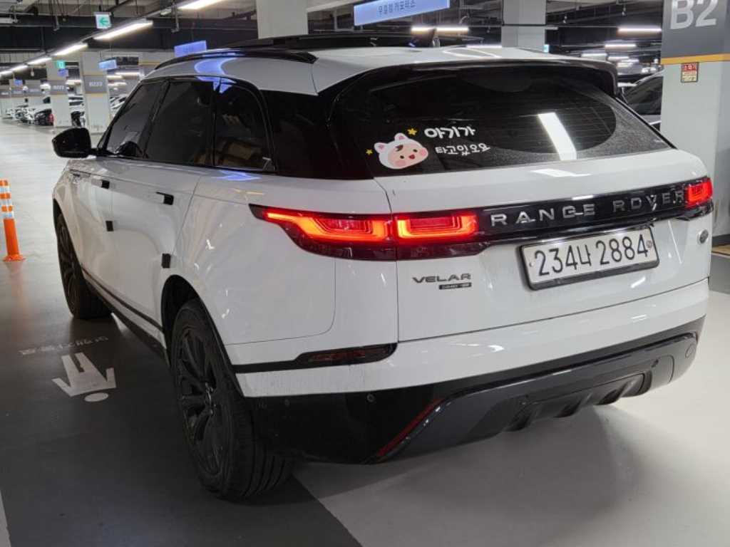 랜드로버 레인지로버 벨라 2.0 D240 R-다이나믹 SE 사진 3