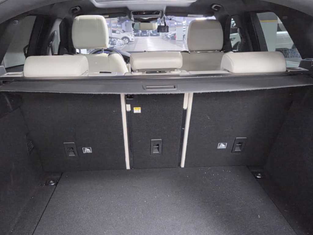 랜드로버 레인지로버 벨라 2.0 D240 R-다이나믹 SE 사진 9