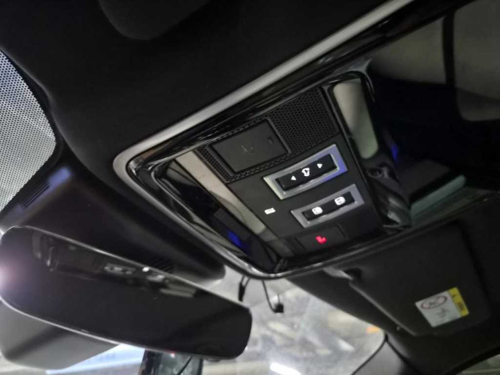 랜드로버 레인지로버 벨라 2.0 D240 R-다이나믹 SE 사진 14