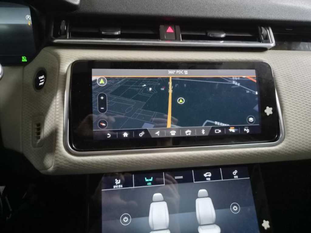 랜드로버 레인지로버 벨라 2.0 D240 R-다이나믹 SE 사진 17