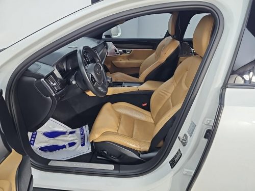 볼보 V90 크로스컨트리 D5 AWD 사진 11