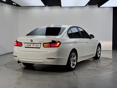 BMW 3시리즈 (F30) 320d 사진 4