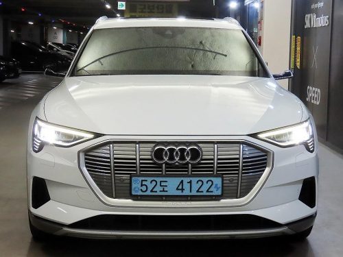 아우디 e-트론 50 콰트로 스포트백 사진 2