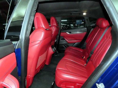 마세라티 르반떼 3.0 AWD 사진 3