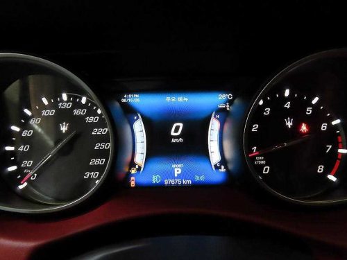 마세라티 르반떼 3.0 AWD 사진 5