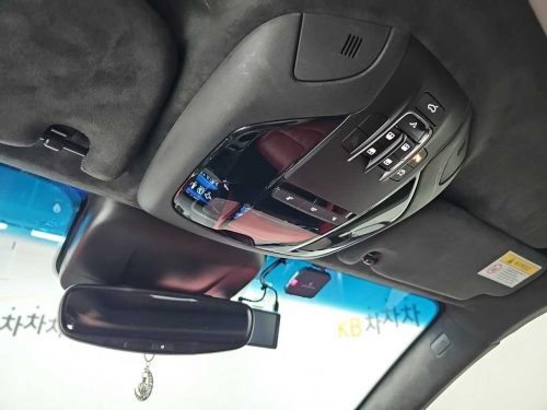 마세라티 르반떼 3.0 AWD 사진 18