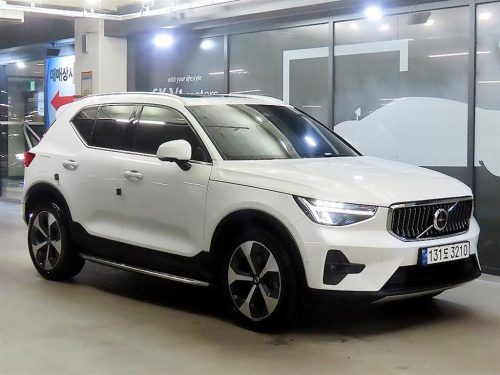 볼보 XC40 B4 AWD 얼티메이트 브라이트