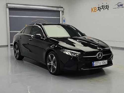 벤츠 A클래스 W177 A220 세단 사진 4