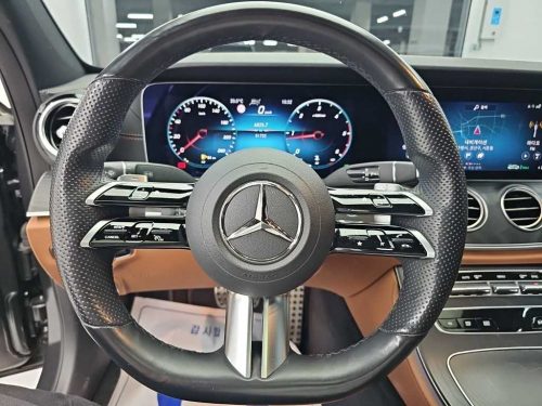 벤츠 E-클래스 W213 E220d 4MATIC AMG라인 사진 9