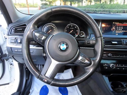 BMW 5시리즈 (F10) 520d xDrive M 에어로다이나믹 사진 8