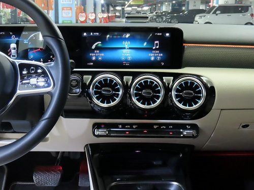 벤츠 A클래스 W177 A220 세단 사진 11