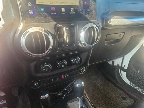 지프 랭글러 2.8 루비콘 4DR 사진 10