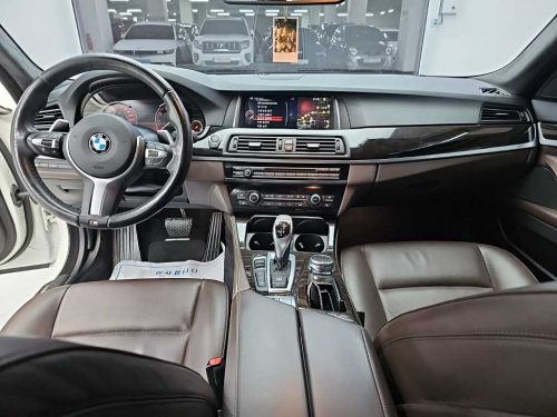 BMW 5시리즈 (F10) 528i xDrive M에어로다이나믹스페셜에디션 사진 모두보기