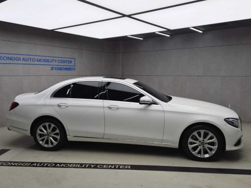 벤츠 E-클래스 W213 E220d 4MATIC 익스클루시브 사진 2