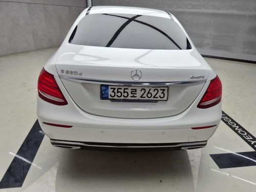 벤츠 E-클래스 W213 E220d 4MATIC 익스클루시브 사진 3