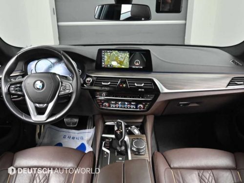 BMW 5시리즈 (G30) 520d M 스포츠 플러스 사진 모두보기