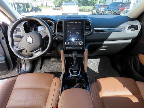 르노코리아(삼성) 더뉴QM6 2.0 LPe RE 2WD 사진 모두보기