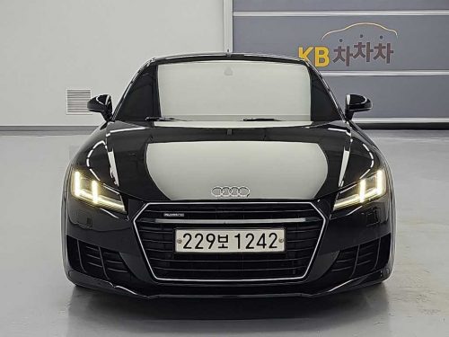 아우디 TT (8S) 쿠페 45 TFSI 콰트로 사진 2