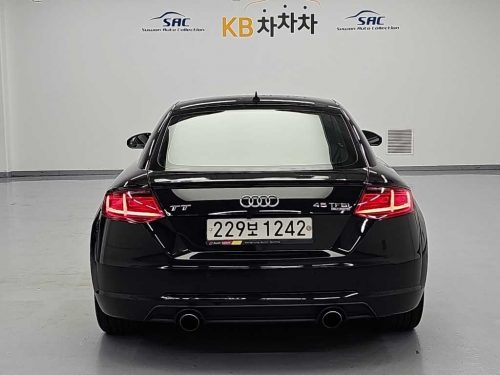 아우디 TT (8S) 쿠페 45 TFSI 콰트로 사진 3