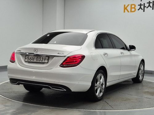 벤츠 C클래스 W205 C220 d 4MATIC 사진 3